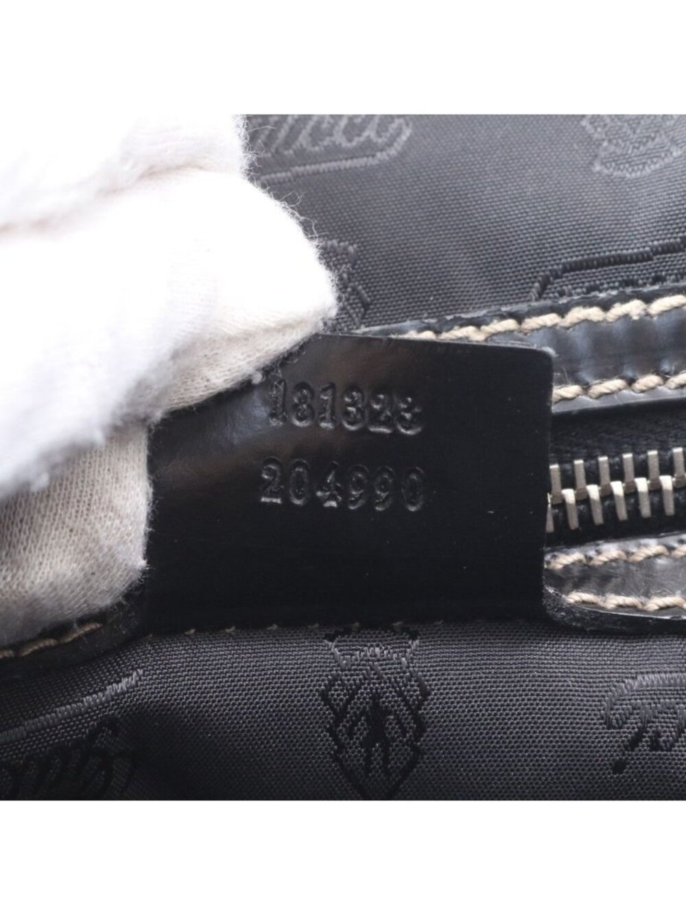 Gucci Crest Emblem Quilted Shoulder Bag Crossbody Messenger Business Black - Picture 11 of 11
